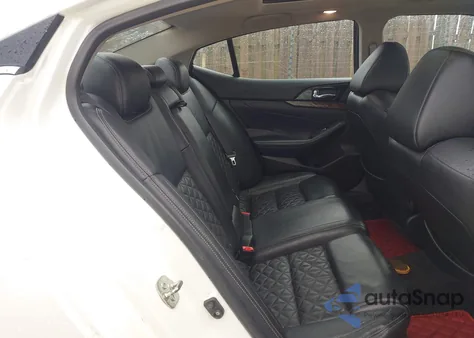 2016 Nissan Maxima 3.5 Platinum z USA, uszkodzony, nr VIN 1N4AA6AP5GC385537